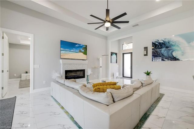 110 SW 21st TER, Cape Coral, FL 33991