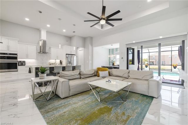 110 SW 21st TER, Cape Coral, FL 33991