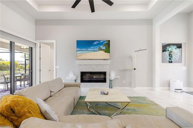 110 SW 21st TER, Cape Coral, FL 33991