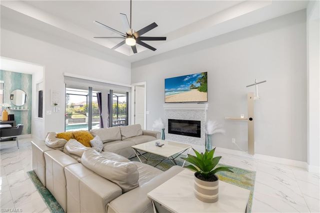 110 SW 21st TER, Cape Coral, FL 33991