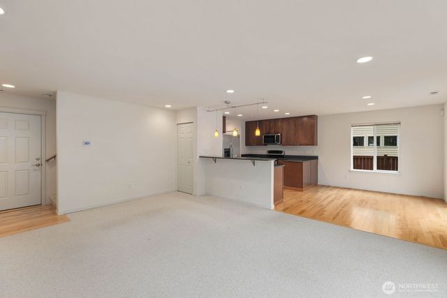 207 Edmonds Place NE, Renton, WA 98056