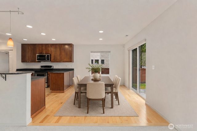 207 Edmonds Place NE, Renton, WA 98056
