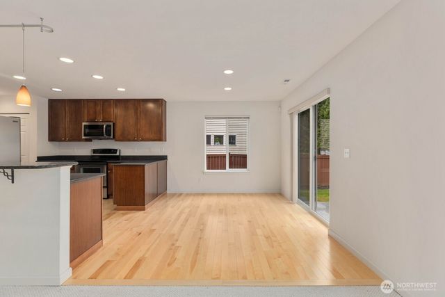 207 Edmonds Place NE, Renton, WA 98056