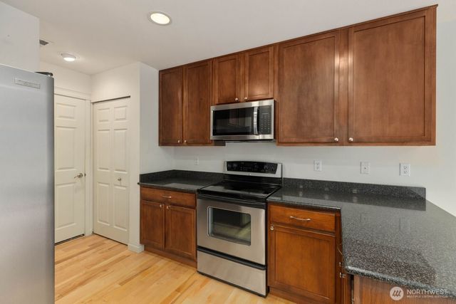 207 Edmonds Place NE, Renton, WA 98056