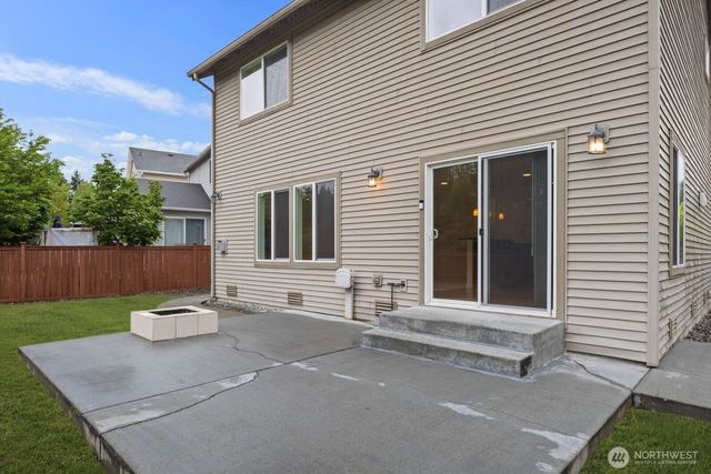 207 Edmonds Place NE, Renton, WA 98056