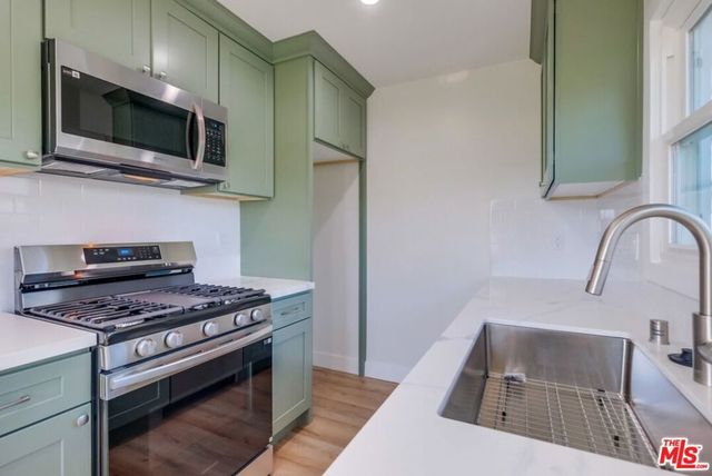 8358 Kittyhawk Avenue, Los Angeles, CA 90045