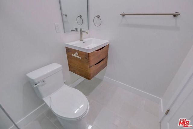 8358 Kittyhawk Avenue, Los Angeles, CA 90045