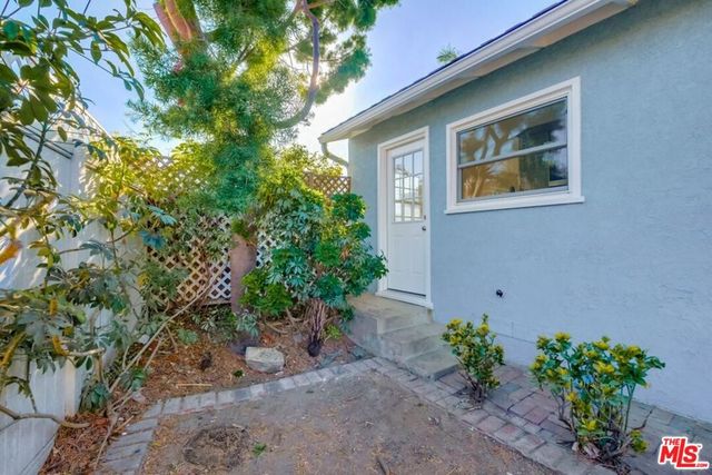 8358 Kittyhawk Avenue, Los Angeles, CA 90045