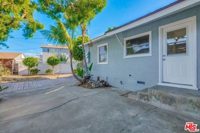 8358 Kittyhawk Avenue, Los Angeles, CA 90045