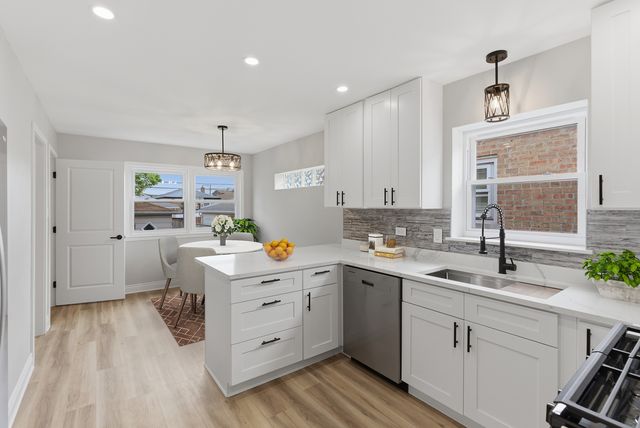 6022 W 64th Street, Chicago, IL 60638