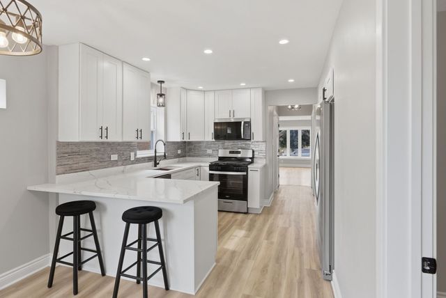 6022 W 64th Street, Chicago, IL 60638