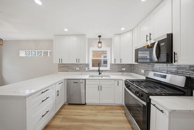 6022 W 64th Street, Chicago, IL 60638