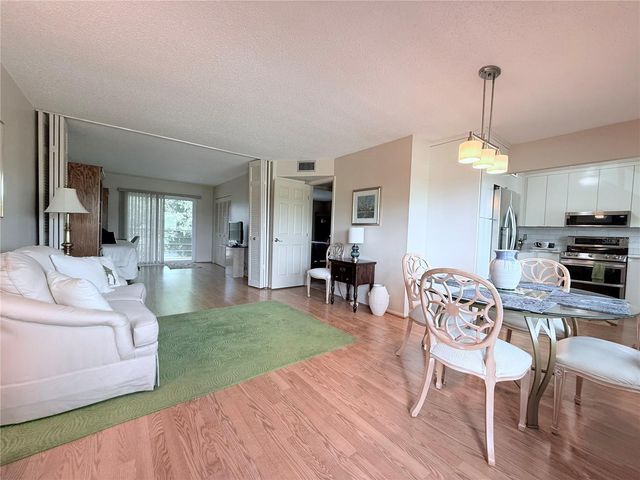 4460 IRONWOOD CIRCLE 304A, Bradenton, FL 34209