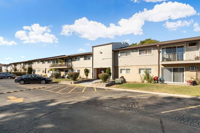 850 E Old Willow Road 108, Prospect Heights, IL 60070