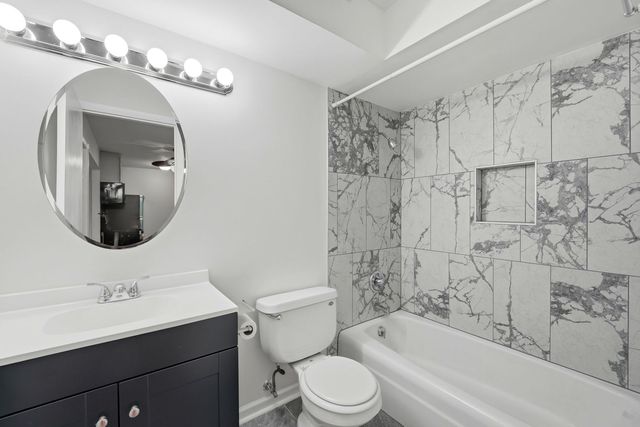 850 E Old Willow Road 108, Prospect Heights, IL 60070