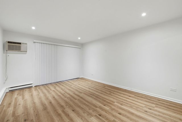 850 E Old Willow Road 108, Prospect Heights, IL 60070