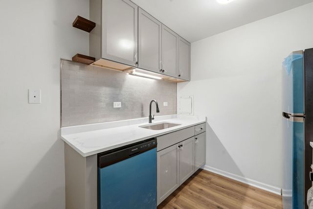 850 E Old Willow Road 108, Prospect Heights, IL 60070