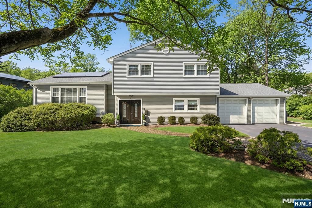 6 Connel Drive, West Orange, NJ 07052