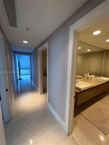 17301 Biscayne Boulevard 1402, North Miami Beach, FL 33160