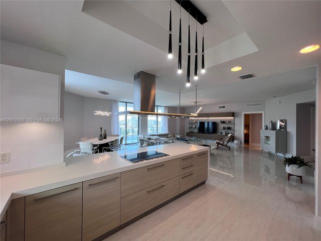 17301 Biscayne Boulevard 1402, North Miami Beach, FL 33160