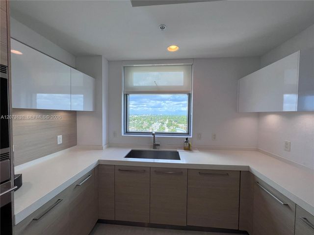 17301 Biscayne Boulevard 1402, North Miami Beach, FL 33160