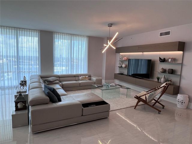 17301 Biscayne Boulevard 1402, North Miami Beach, FL 33160