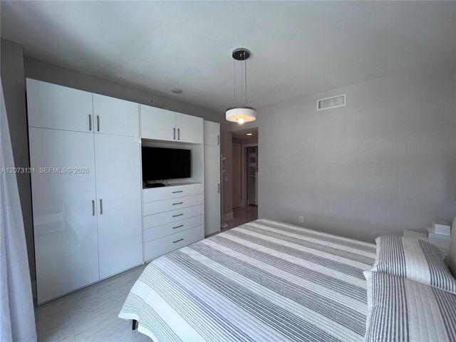 17301 Biscayne Boulevard 1402, North Miami Beach, FL 33160