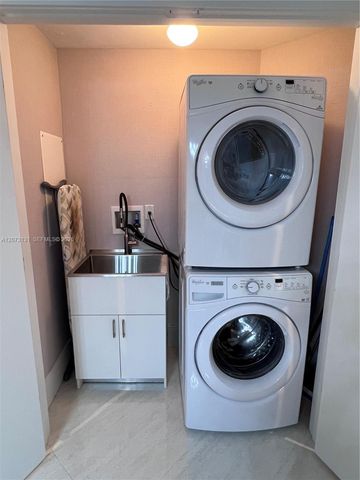 17301 Biscayne Boulevard 1402, North Miami Beach, FL 33160