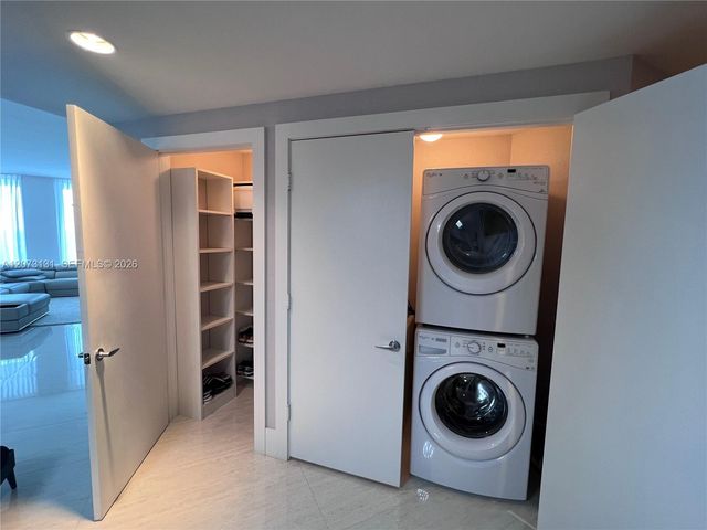 17301 Biscayne Boulevard 1402, North Miami Beach, FL 33160