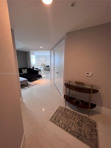 17301 Biscayne Boulevard 1402, North Miami Beach, FL 33160