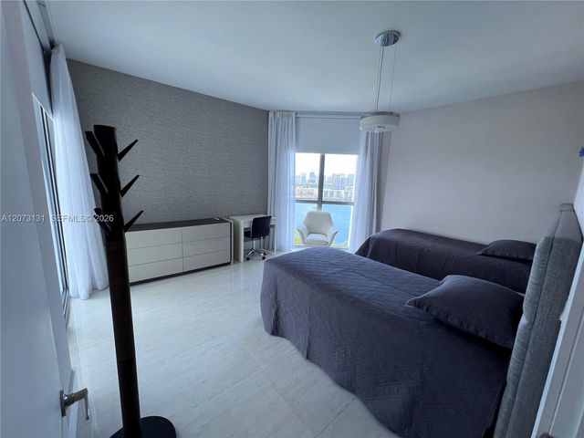 17301 Biscayne Boulevard 1402, North Miami Beach, FL 33160
