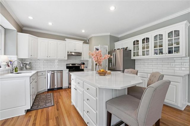 9611 N Ditzler Court, Kansas City, MO 64157