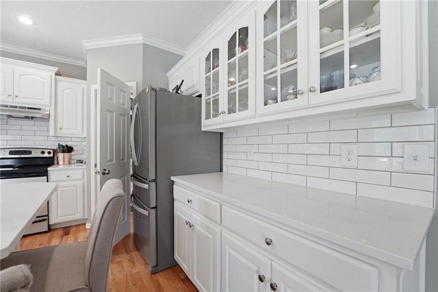 9611 N Ditzler Court, Kansas City, MO 64157