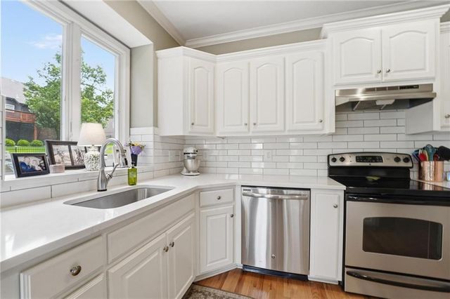 9611 N Ditzler Court, Kansas City, MO 64157