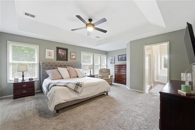 9611 N Ditzler Court, Kansas City, MO 64157