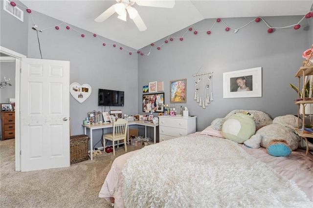 9611 N Ditzler Court, Kansas City, MO 64157