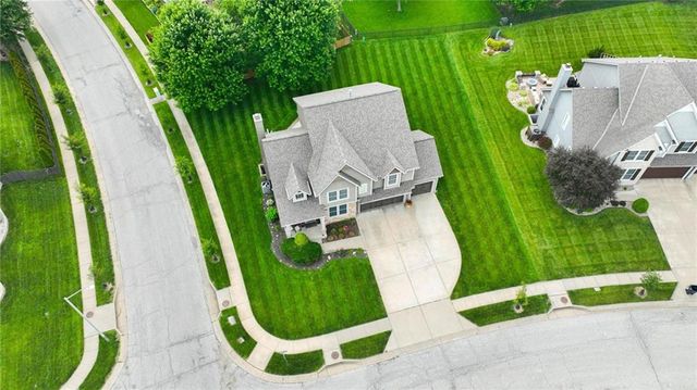 9611 N Ditzler Court, Kansas City, MO 64157