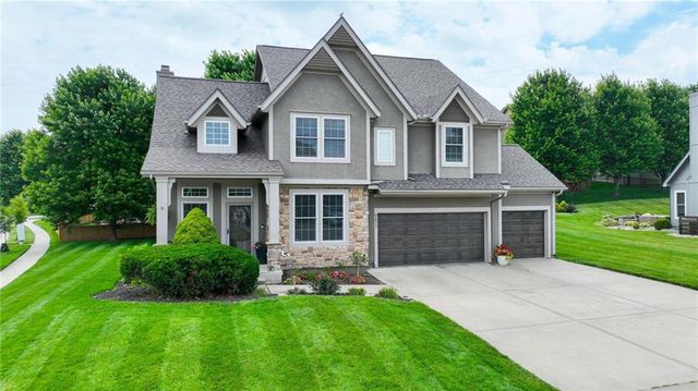 9611 N Ditzler Court, Kansas City, MO 64157