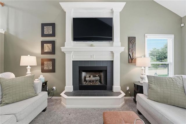 9611 N Ditzler Court, Kansas City, MO 64157