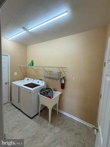 173 AUTUMN WIND CT, Warrenton, VA 20186