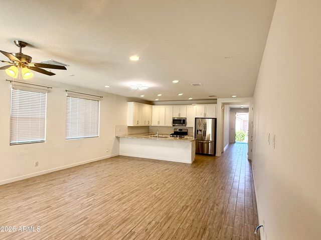 1533 W CARMEN Street, Phoenix, AZ 85041