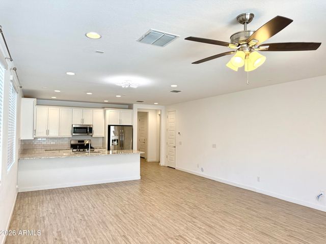1533 W CARMEN Street, Phoenix, AZ 85041