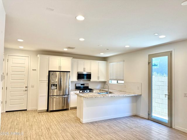1533 W CARMEN Street, Phoenix, AZ 85041
