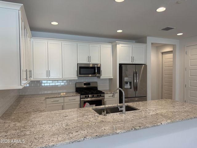 1533 W CARMEN Street, Phoenix, AZ 85041