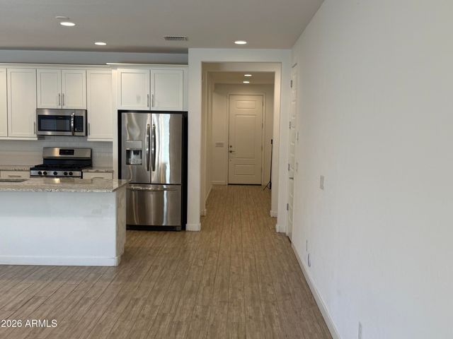 1533 W CARMEN Street, Phoenix, AZ 85041