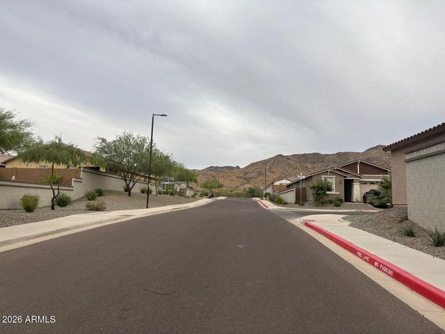 1533 W CARMEN Street, Phoenix, AZ 85041