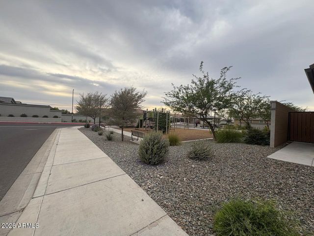 1533 W CARMEN Street, Phoenix, AZ 85041