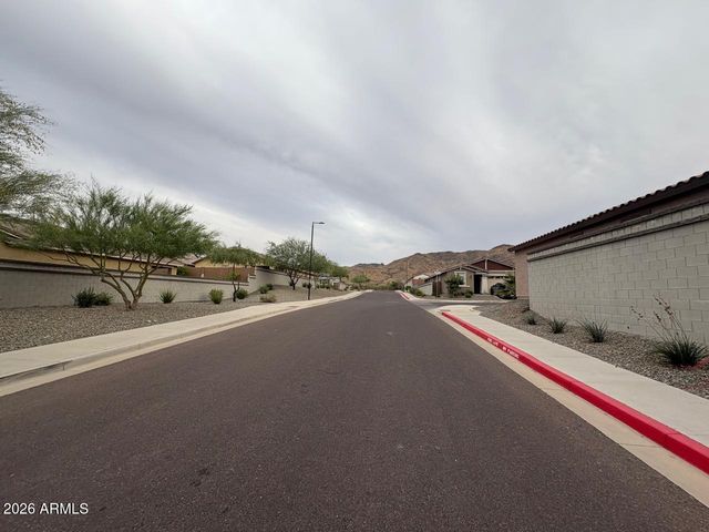 1533 W CARMEN Street, Phoenix, AZ 85041