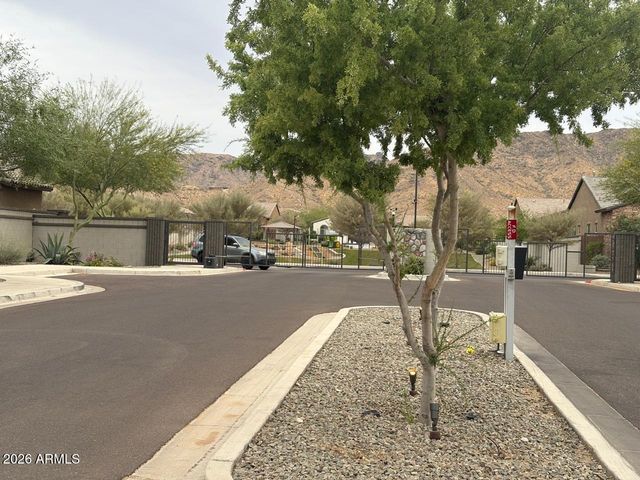 1533 W CARMEN Street, Phoenix, AZ 85041