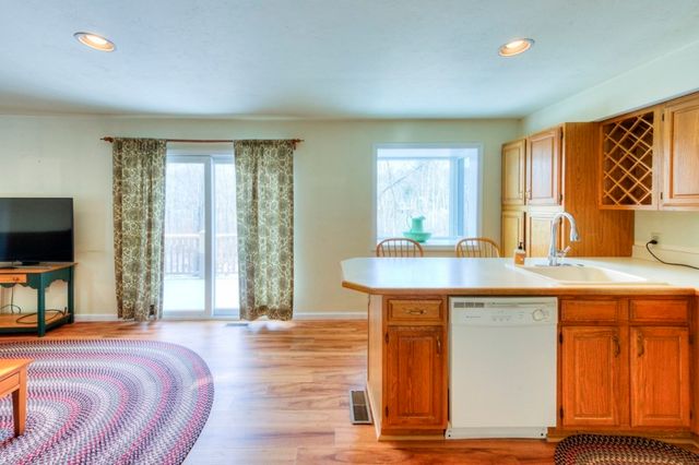 65 Brookdale Cir 65, Shrewsbury, MA 01545